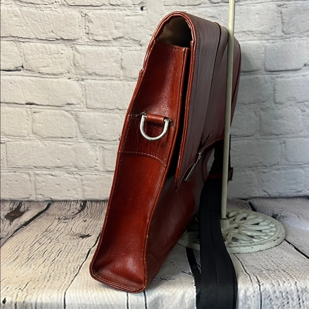 * Bosca Old Leather Flap Envelope shoulder Brief Cognac Leather
